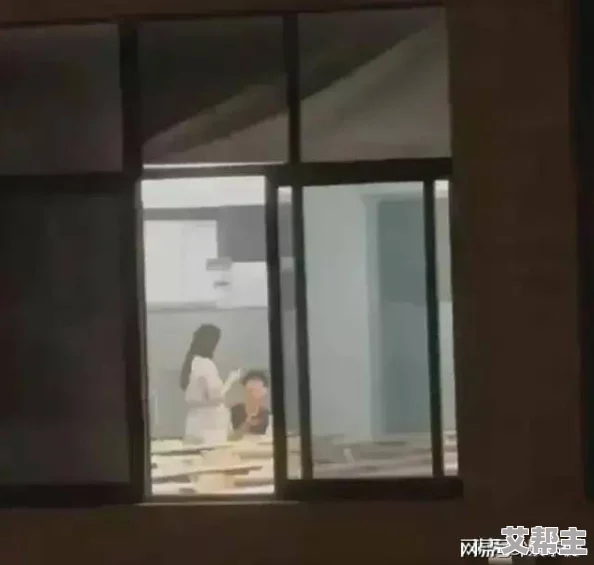 女同学张开腿让我躁，校园内惊现不雅行为引发众怒，师生纷纷谴责这一令人震惊的事件！