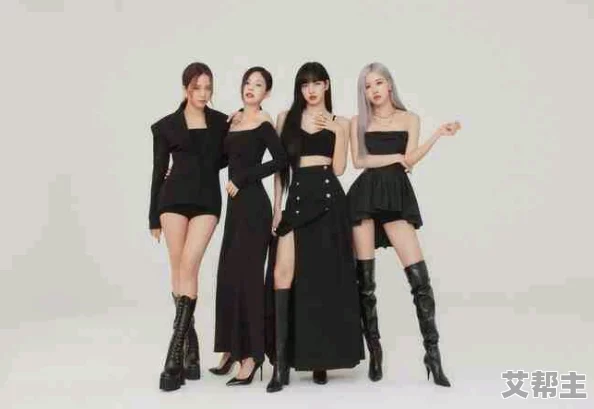 Blackpink运动大片＂引领时尚潮流，展现四位成员的独特魅力与活力，成为全球年轻人的健身新偶像！